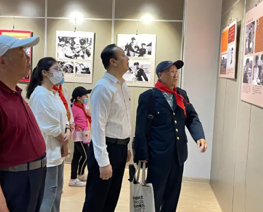 让雷锋“户口”落在青岛市总工会